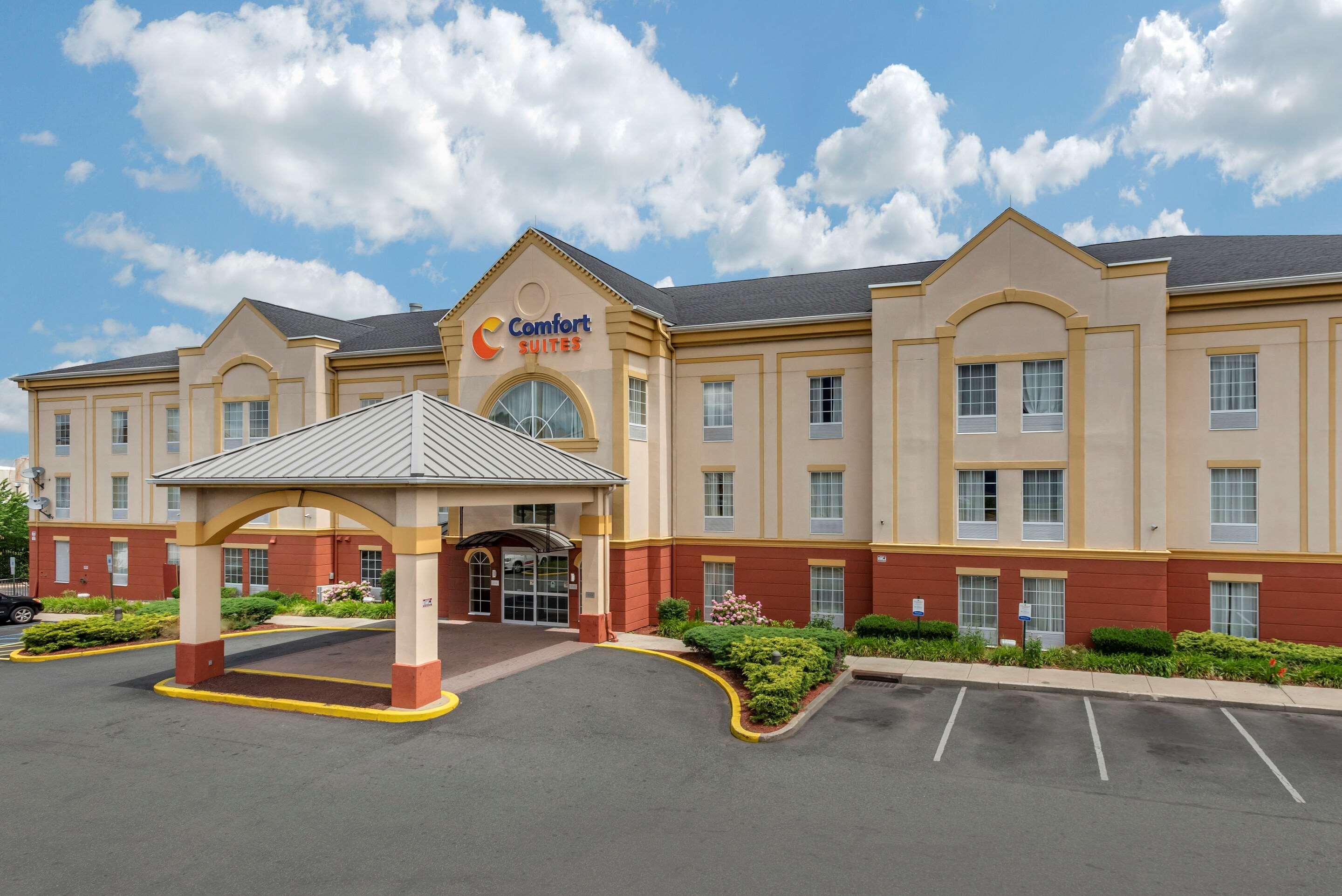 Comfort Suites Newark - Harrison Exterior photo